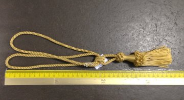 Ozdobná závěsová šňůra kroucená 35cm s úvazkem sv.zlatá č.9