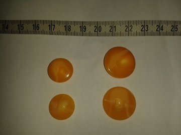 knoflík gütermann oranžový žíhaný vel.32(20mm) spodní přišívání